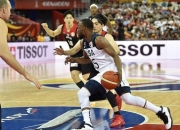 开云官网-意大利队主场力克希腊，实力再获提升