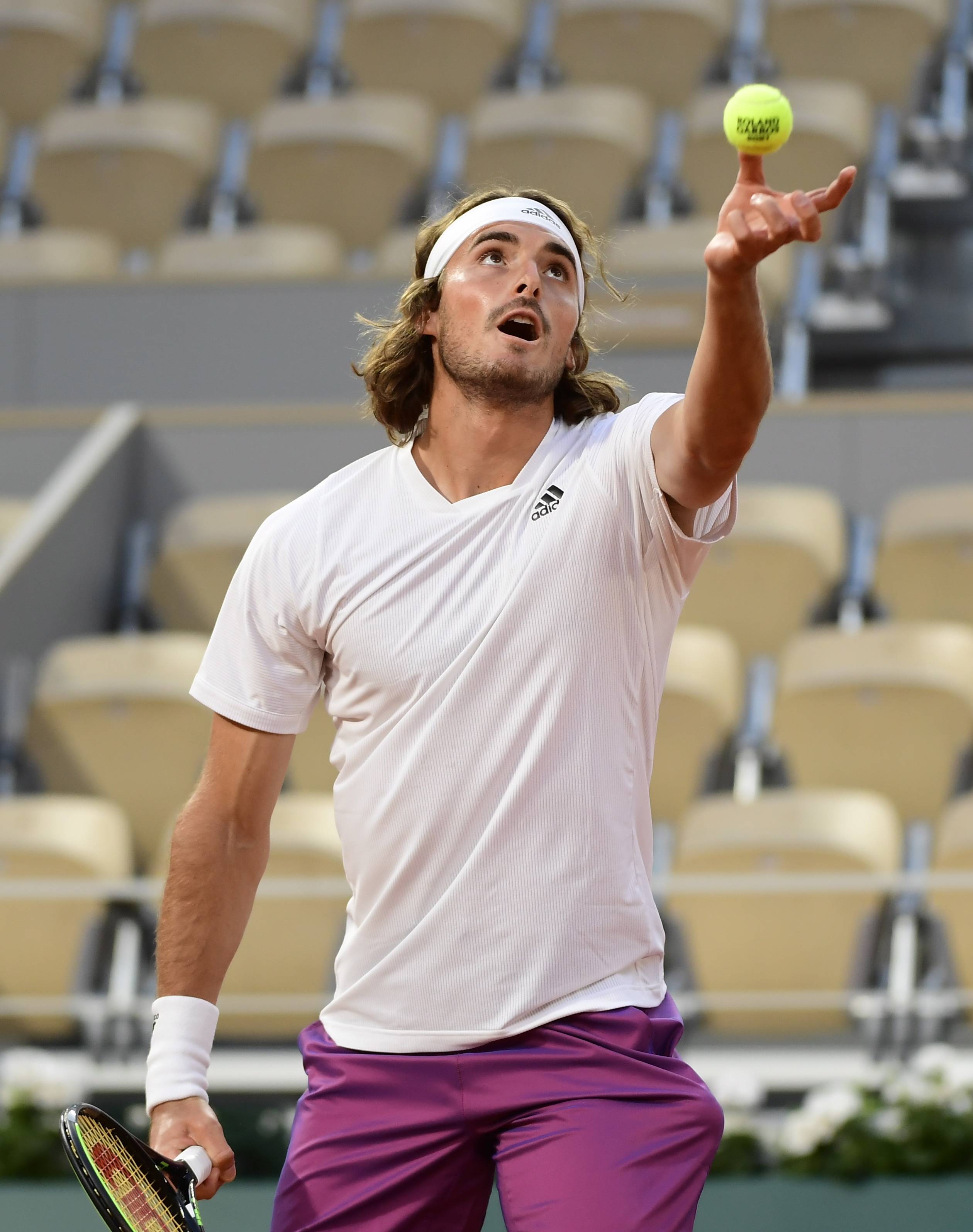 世界网球队轻取澳大利亚网球队，西西帕斯关键制胜的简单介绍