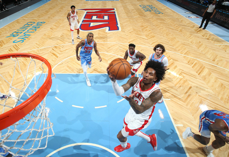 日本男篮鏖战火箭，哈里斯送出助攻