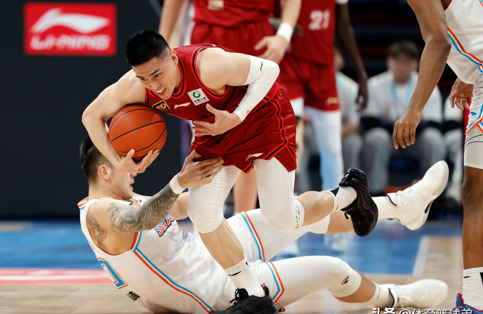 包含大将带队力挽狂澜，绝杀关键曲线球队拿下胜利的词条