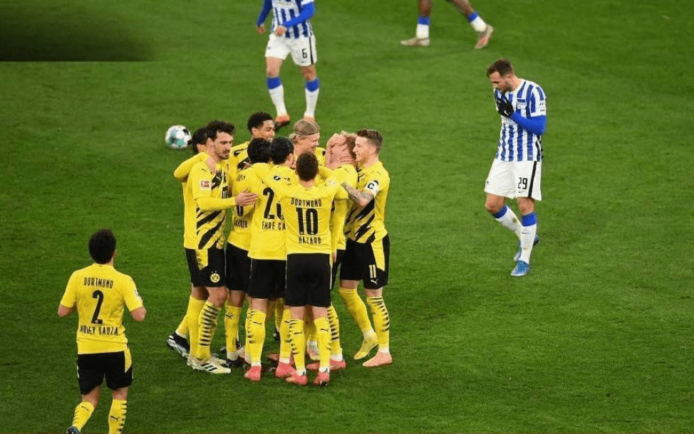 沙尔克主场不敌对手，积分榜继续下滑