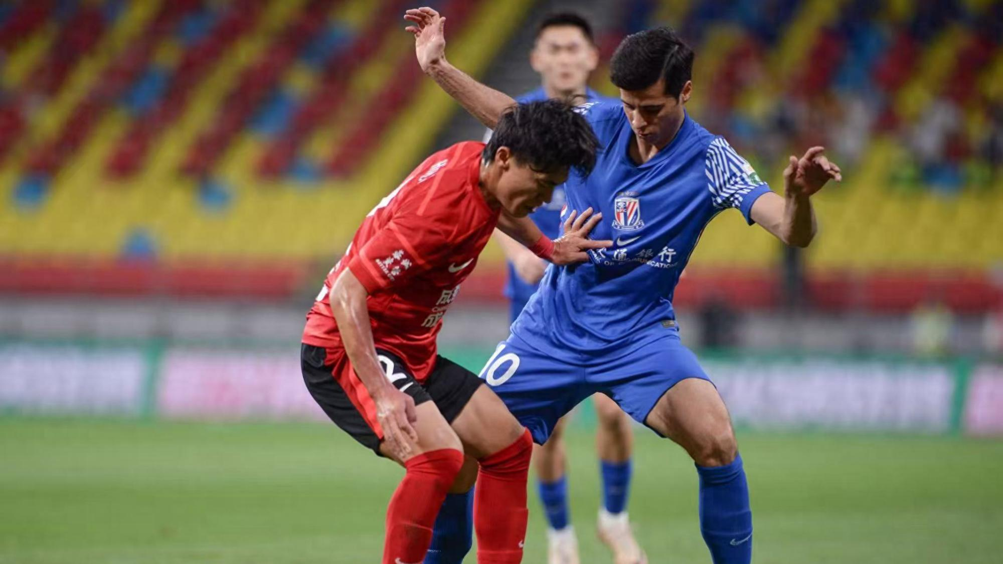 真金白银!足球场上的决胜争夺的简单介绍 真金白银!足球场上的决胜争夺的简单介绍