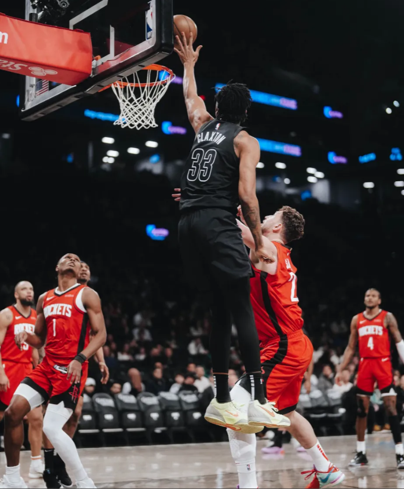 篮网鏖战尼克斯，拉文一己之力扛起全队的简单介绍