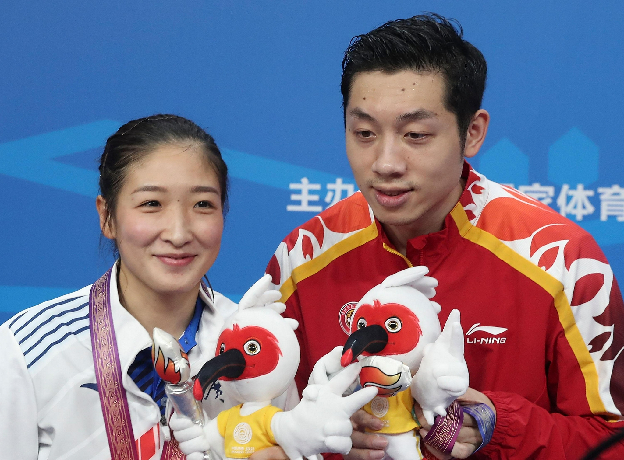 英格兰队力克瑞典队，许昕惊艳四座