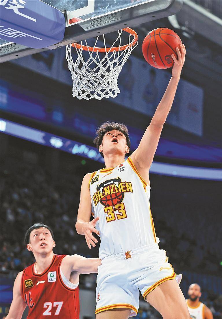 东道主代表队在主场发挥出色