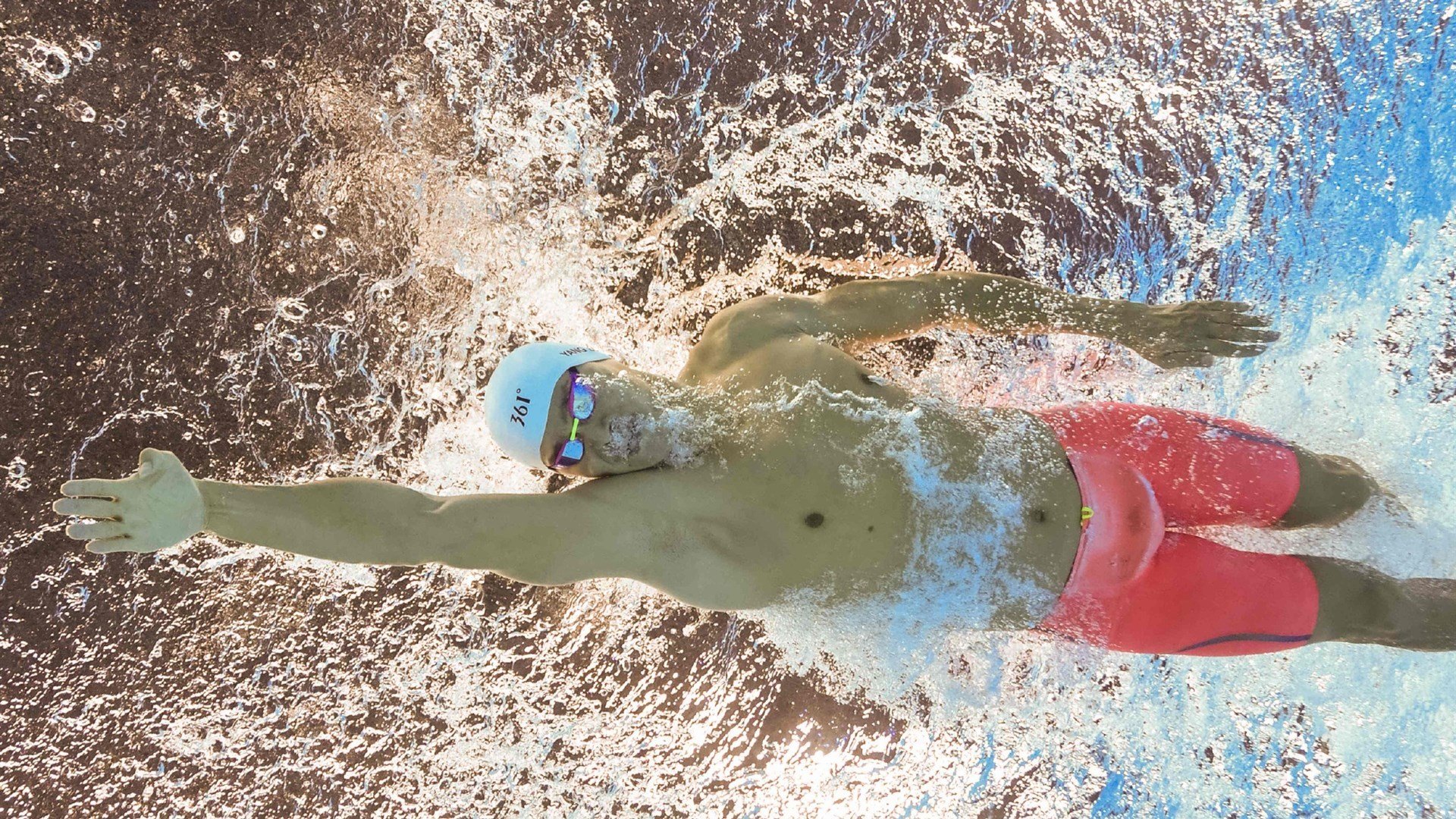 从哈弗茨的全程高能到几内亚的狂胜，足球世界的多元魅力与战术启示