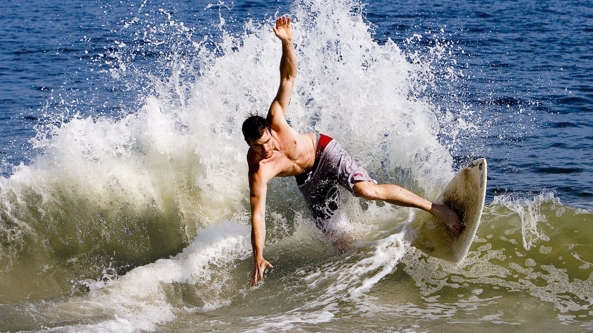 硬仗骑士，戈贝尔全程高能输出，力克快船