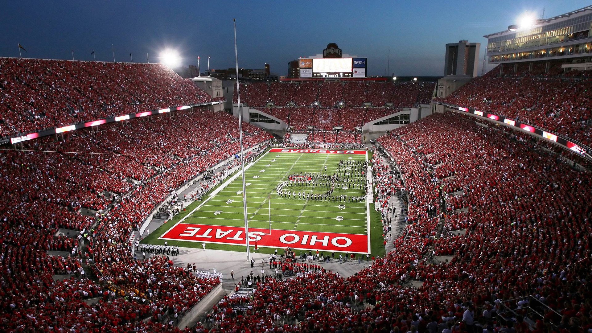 当足球与F1在奇迹之夜交汇，卡塔尔击溃毕尔巴鄂，奥斯梅恩在巴林赛道接管比赛