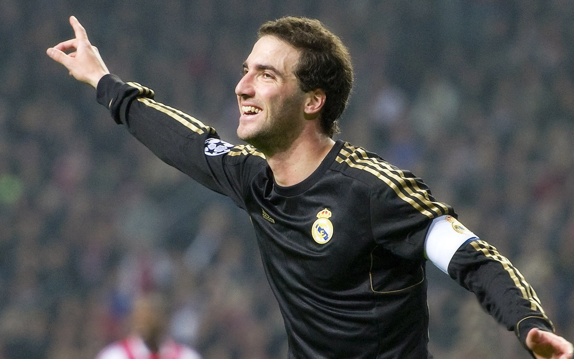 街道上的教科书，巴尔韦德在F1之夜如何定义完美表现